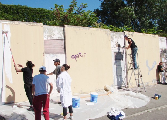 le mur du transformateur EDF, face au lycée Jacques BREL, à Vénissieux